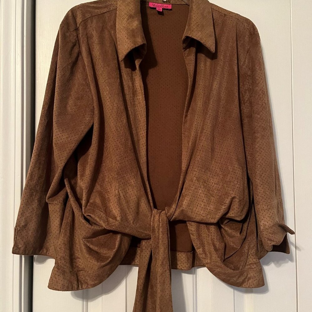 Front tie Top Camel color in size Petite XL